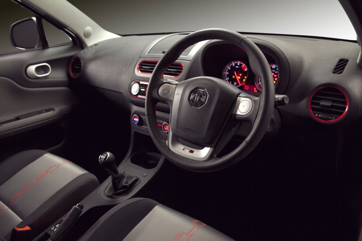 2013 MG3 interior
